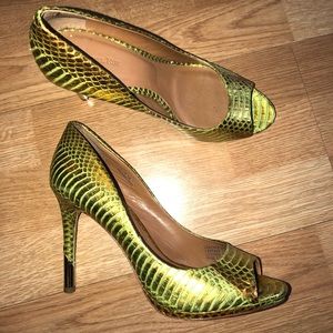 Rachel Roy metallic yellow/green heels